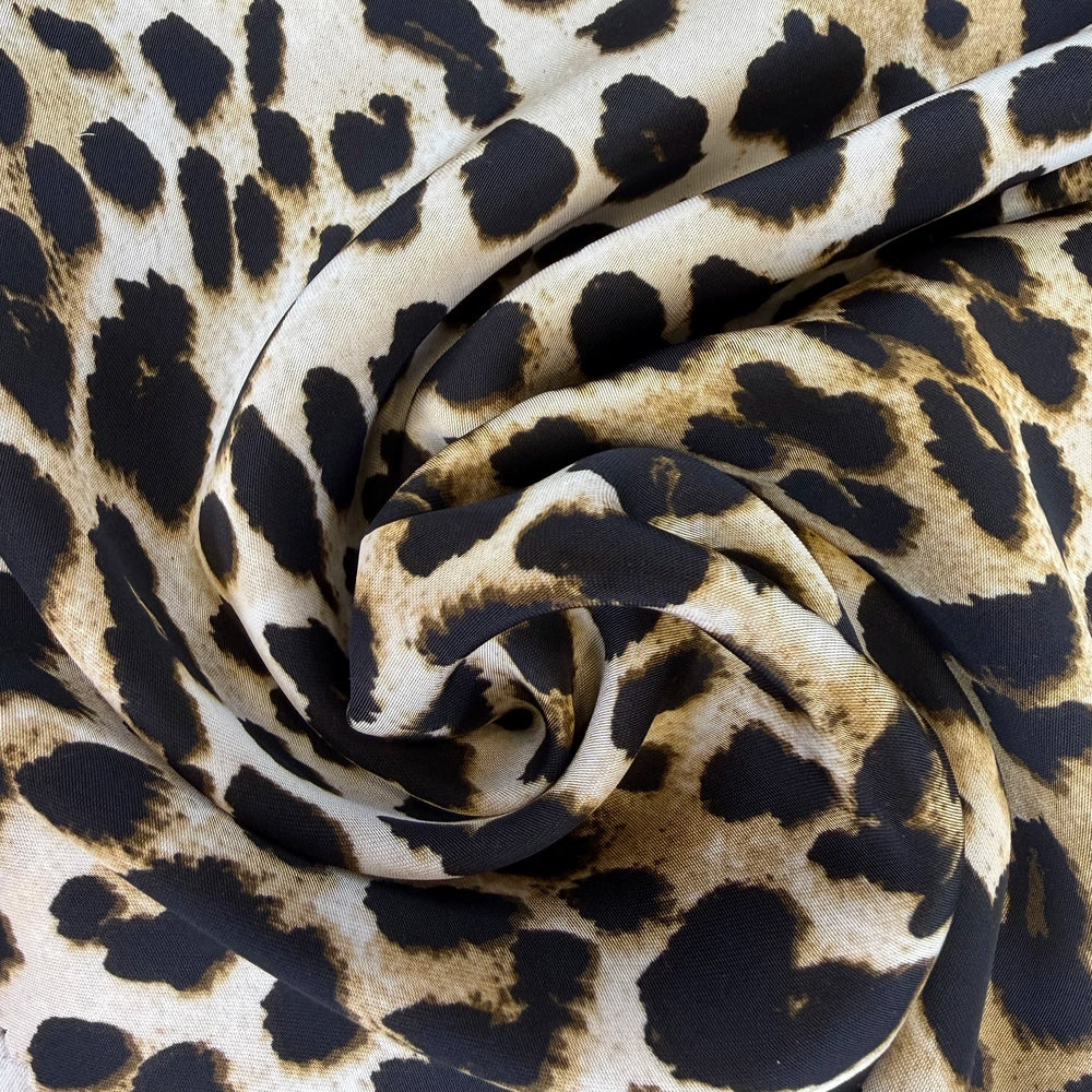 HEAVY SATÉN ESTAMPADO ANIMAL PRINT